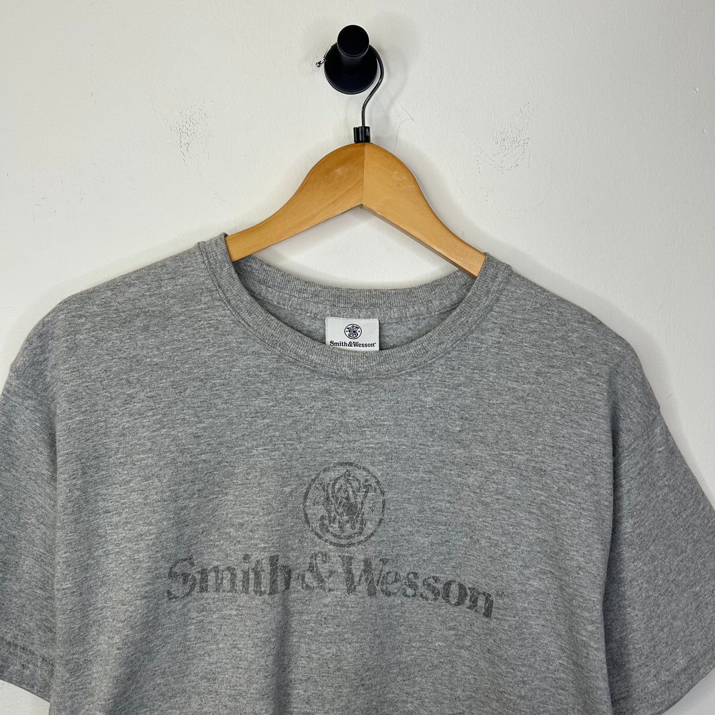 SMITH & WESSON LOGO GREY TEE