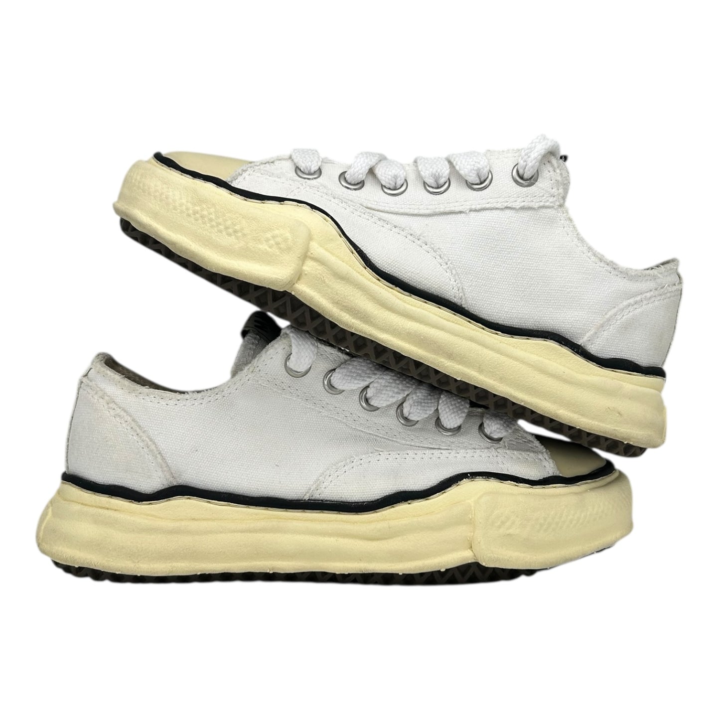 PREOWNED MAISON MIHARA OG SOLE WHITE CREAM CANVAS LOW