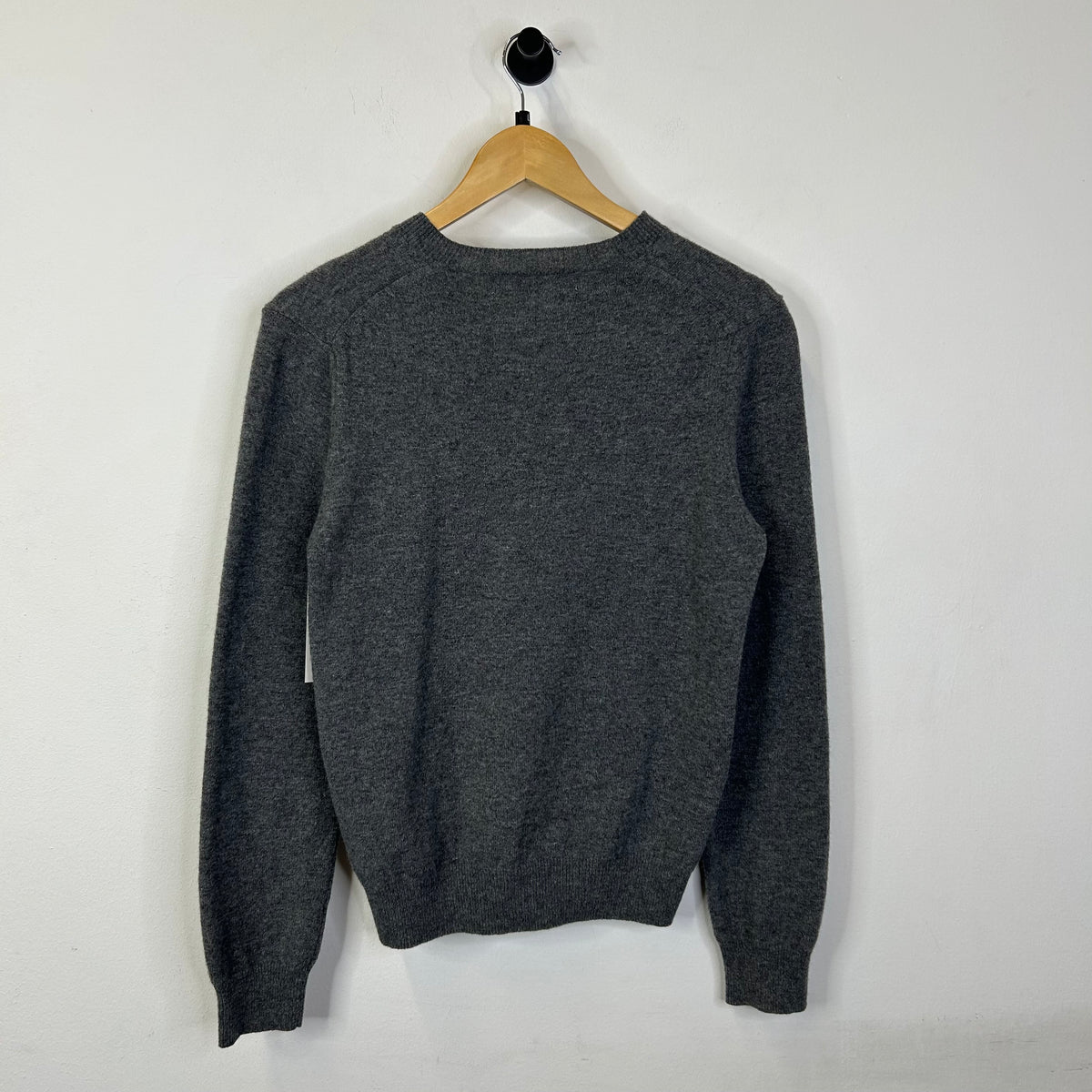 PLAY COMME DES GARCONS GOLD HEART V-NECK SWETER