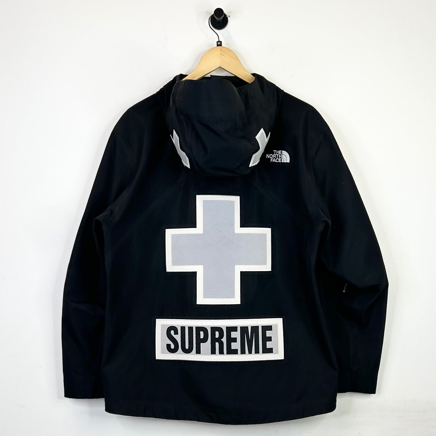 SUPREME X THE NORTH FACE BLACK RESCUE MOUNTAIN JACKET
