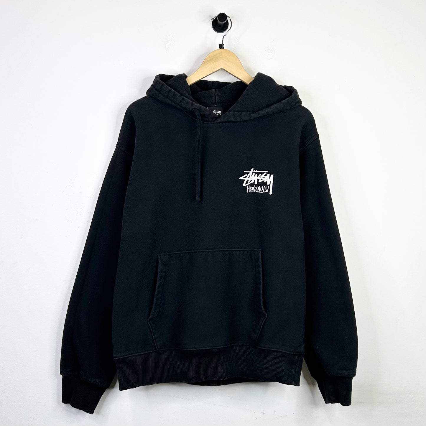 STUSSY HONOLULU CHAPTER HOODIE BLACK