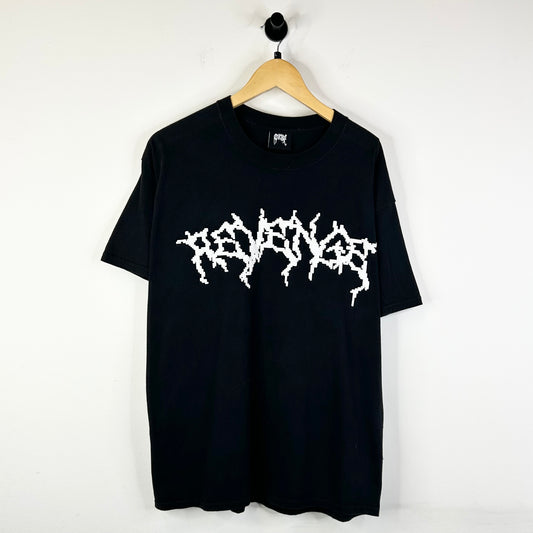 REVENGE PUFF PRINT SCRIPT TEE BLACK