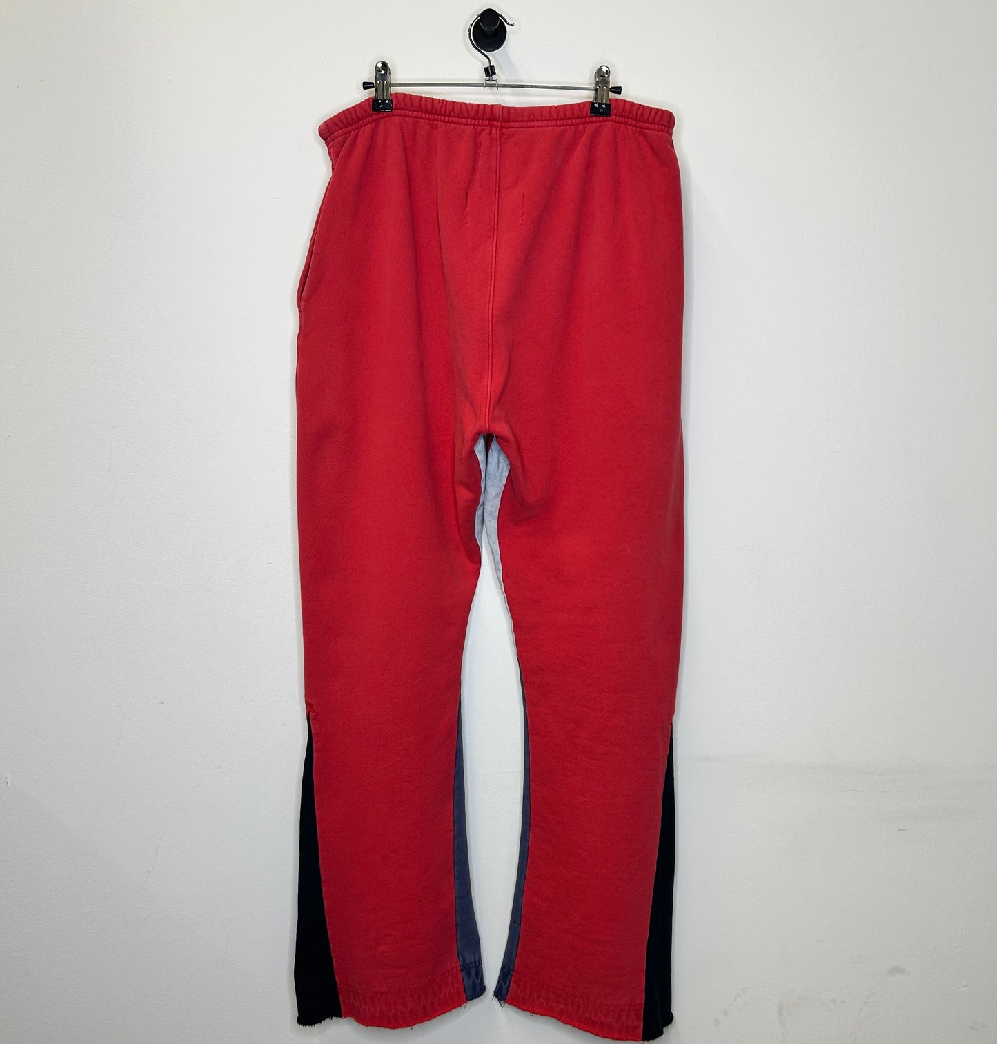 GALLERY DEPT. PAINT SPLATTER RED SWEATPANTS