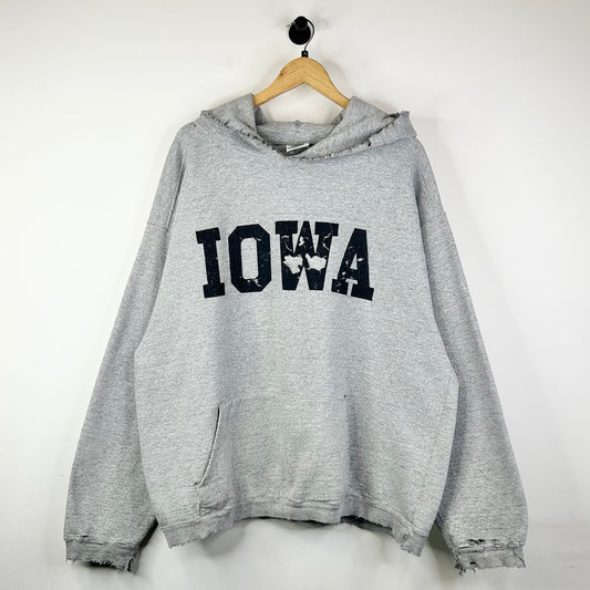 IOWA THRASHED LOGO PULLOVER