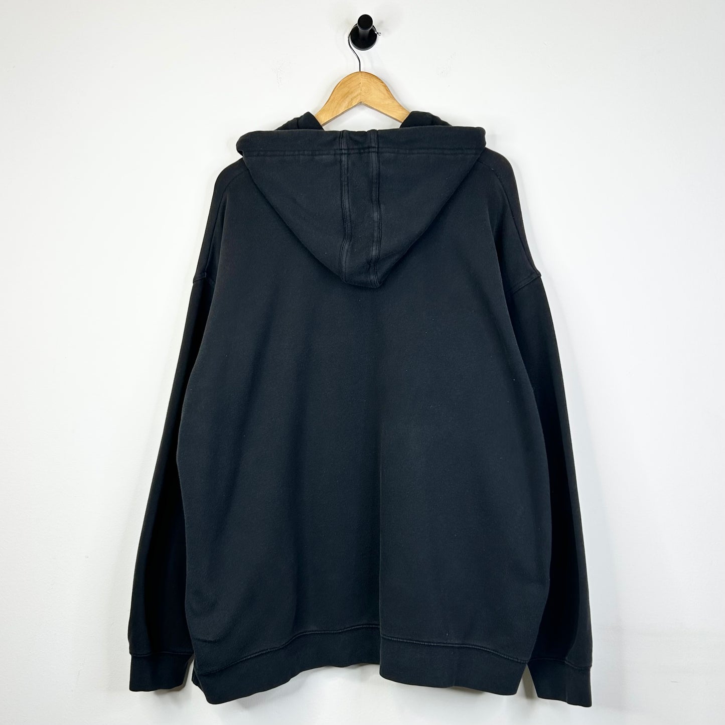 NIKE BIG SWOOSH CENTER LOGO