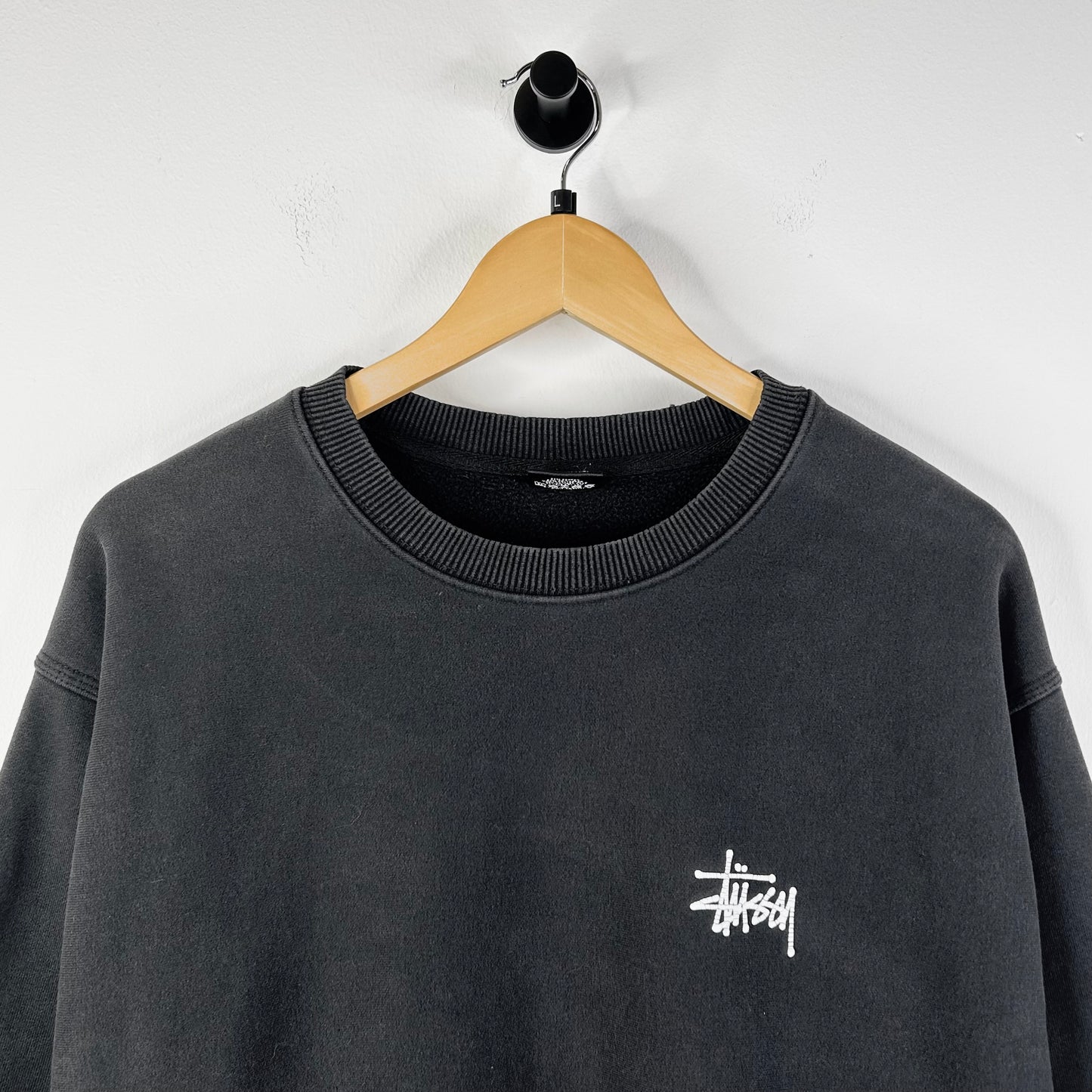 STUSSY SCRIPT BLACK CREWNECK