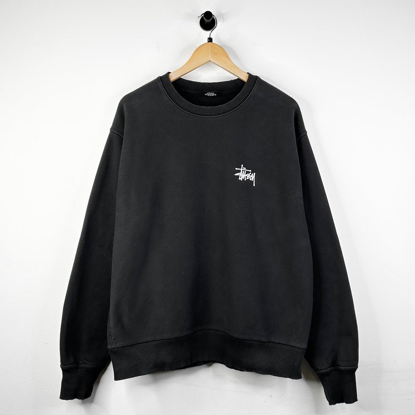 STUSSY SCRIPT BLACK CREWNECK