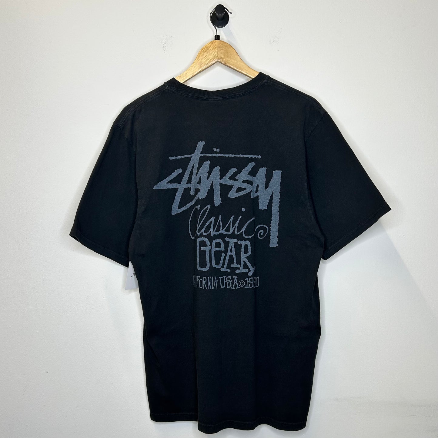 STUSSY CLASSIC GEAR BLACK ON BLACK TEE