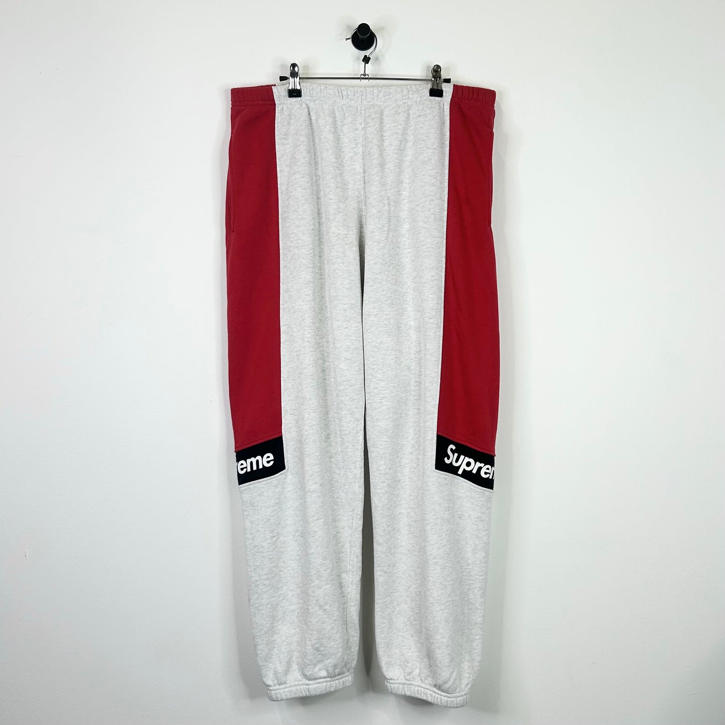 SUPREME RED GREY COLOR BLOCK SWEATPANTS