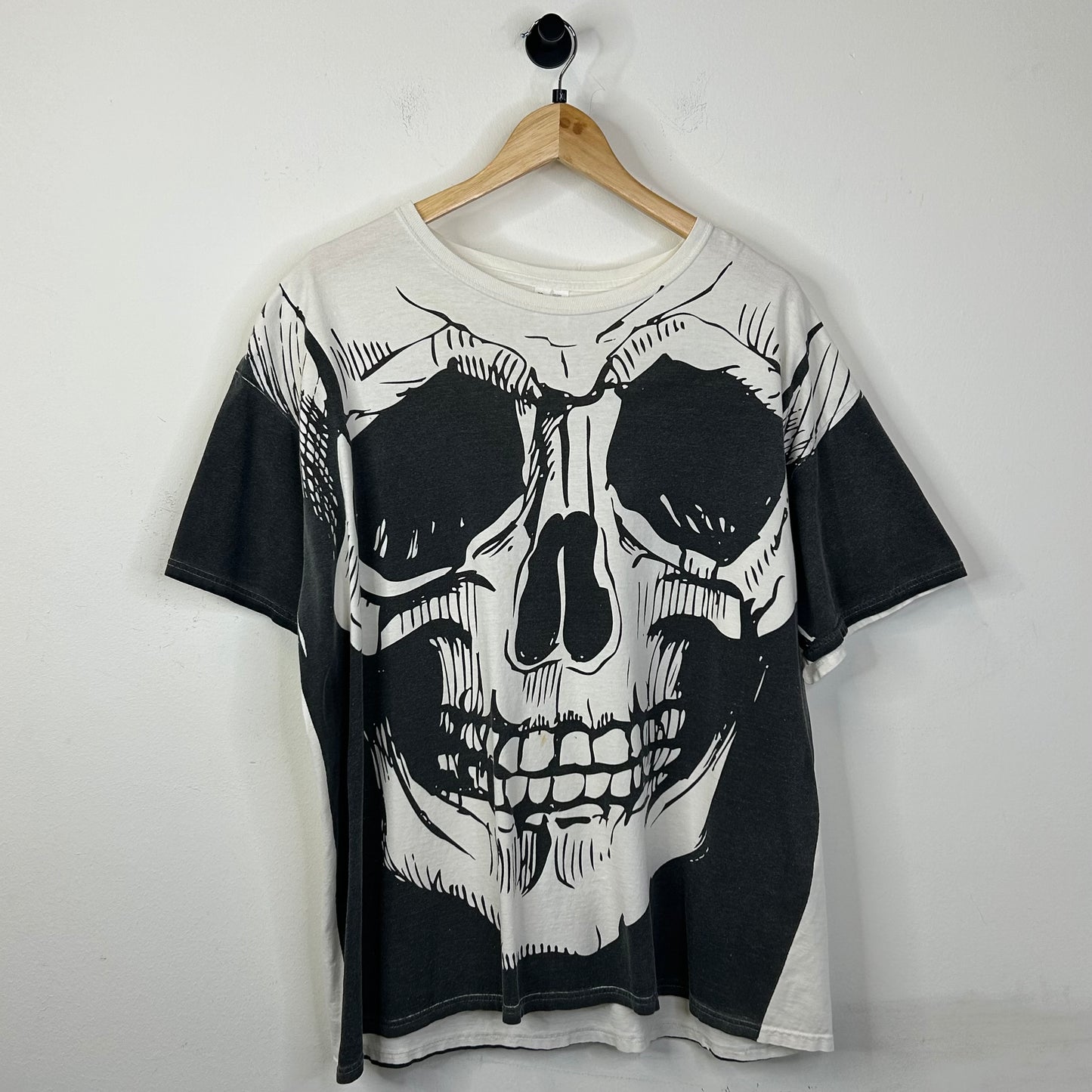 LARGE SKULL FACE TEE