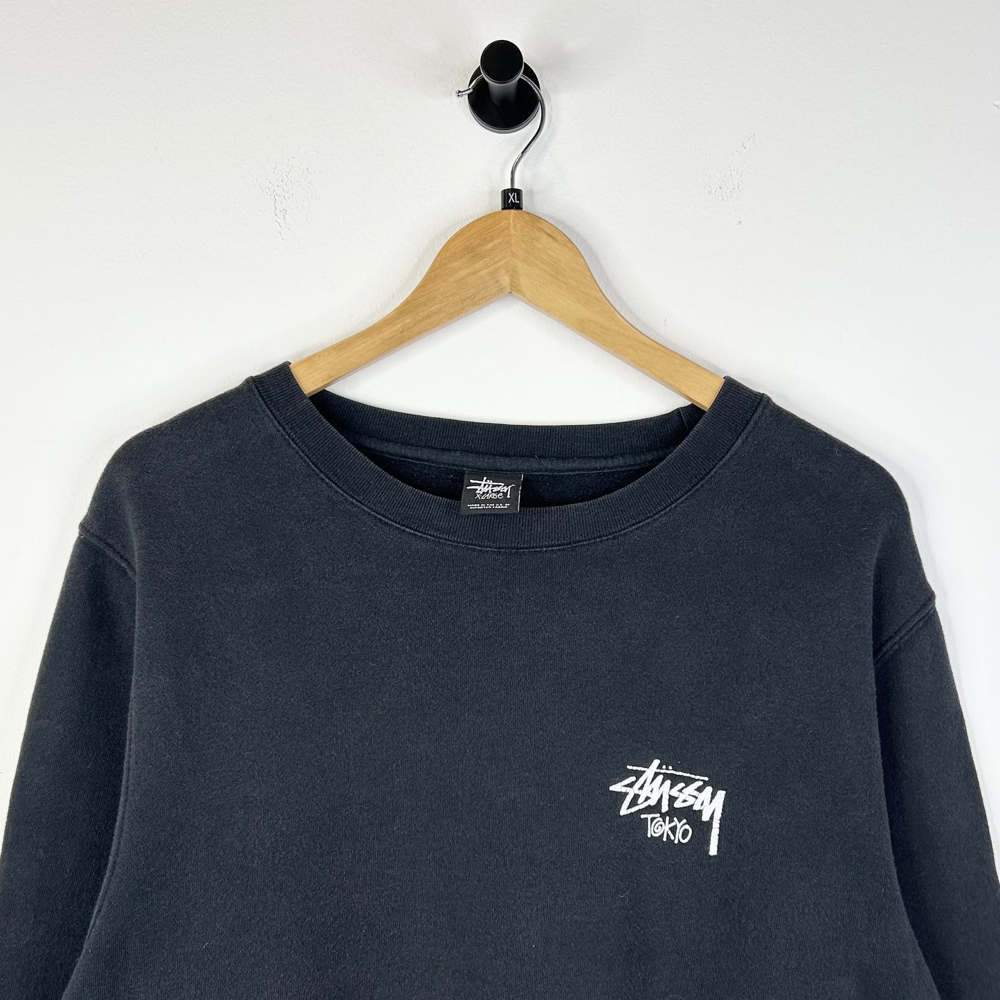 STUSSY TOKYO CRACKED BLACK CREWNECK