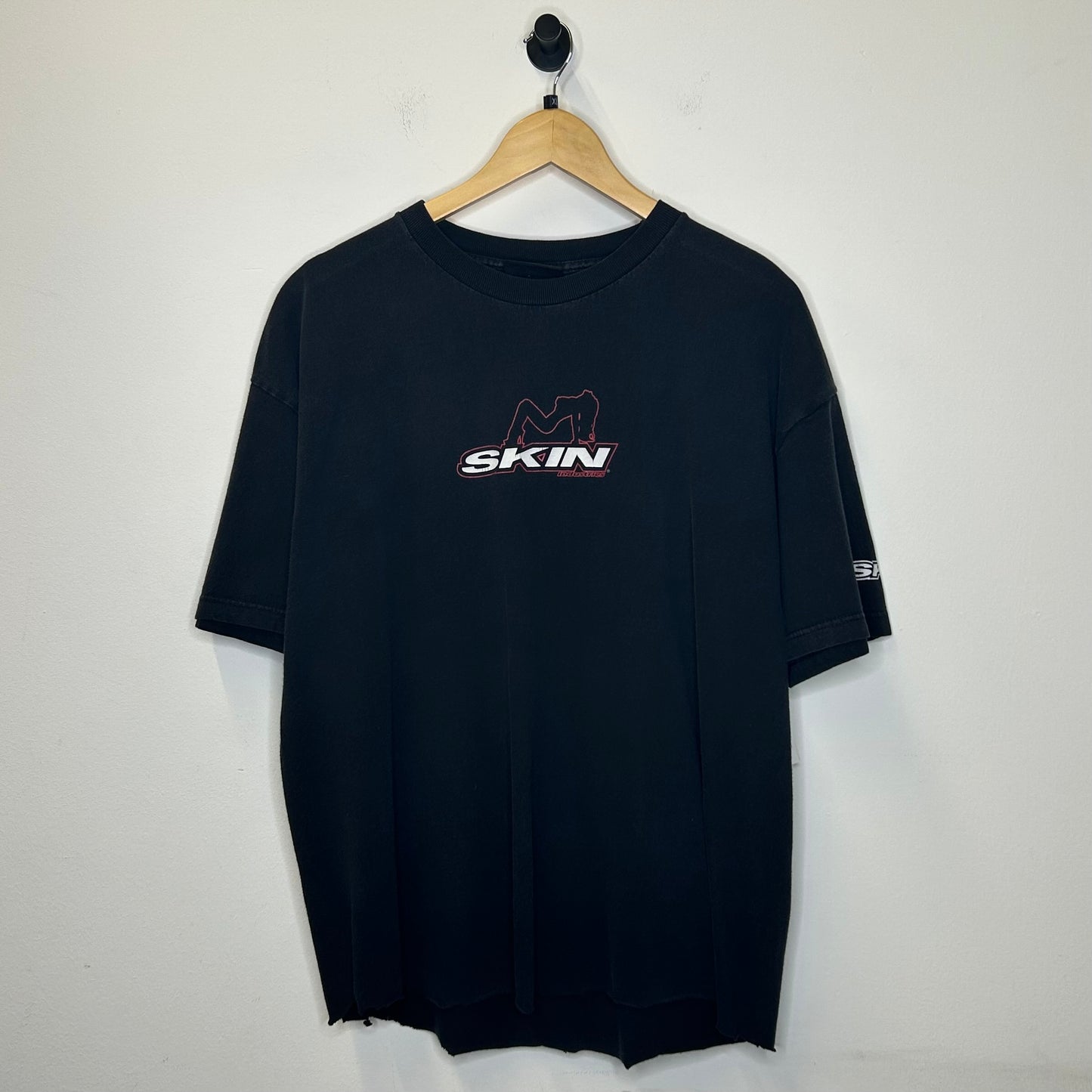 SKIN INDUSTRIES LOGO TEE