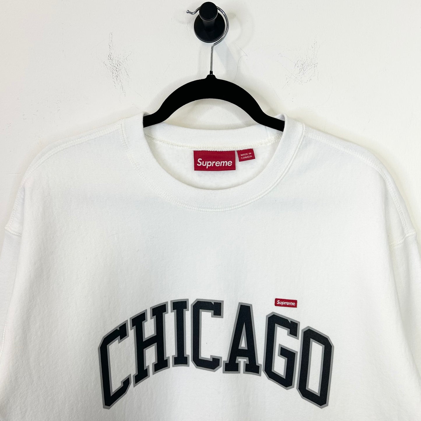 SUPREME CHICAGO SMALL BOX LOGO WHITE CREWNECK