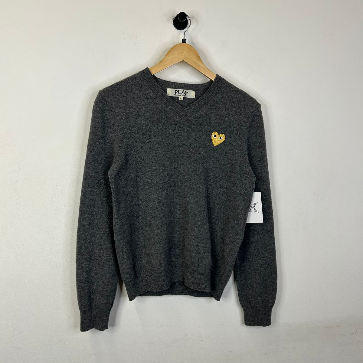 PLAY COMME DES GARCONS GOLD HEART V-NECK SWETER
