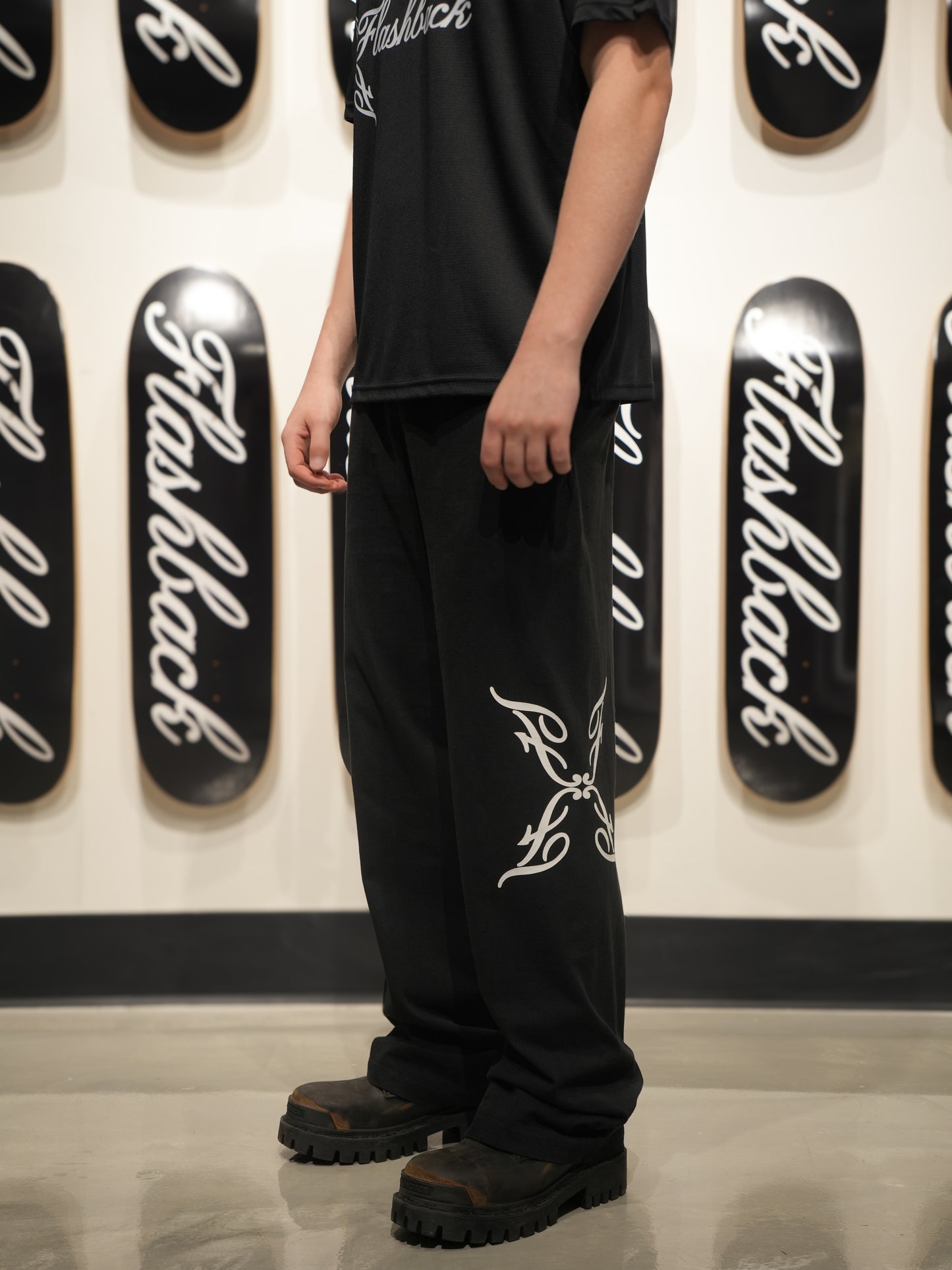 FLASHBACK LIGHTWEIGHT SIGNATURE BLACK SWEATPANTS
