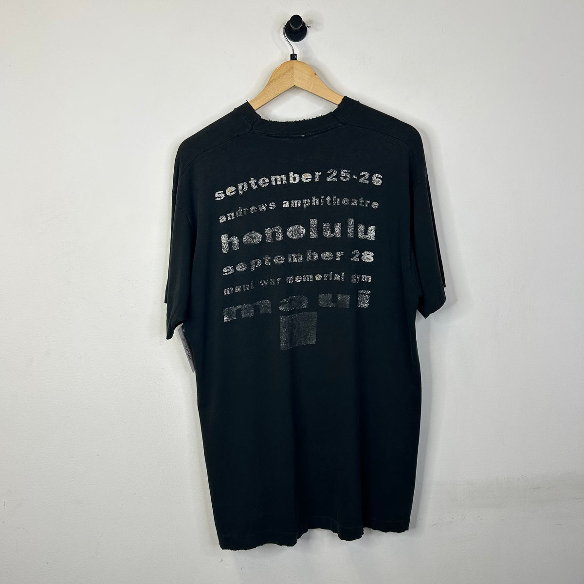 PEARL JAM FADED AND DISTRESSED HAWAII T SHIRT