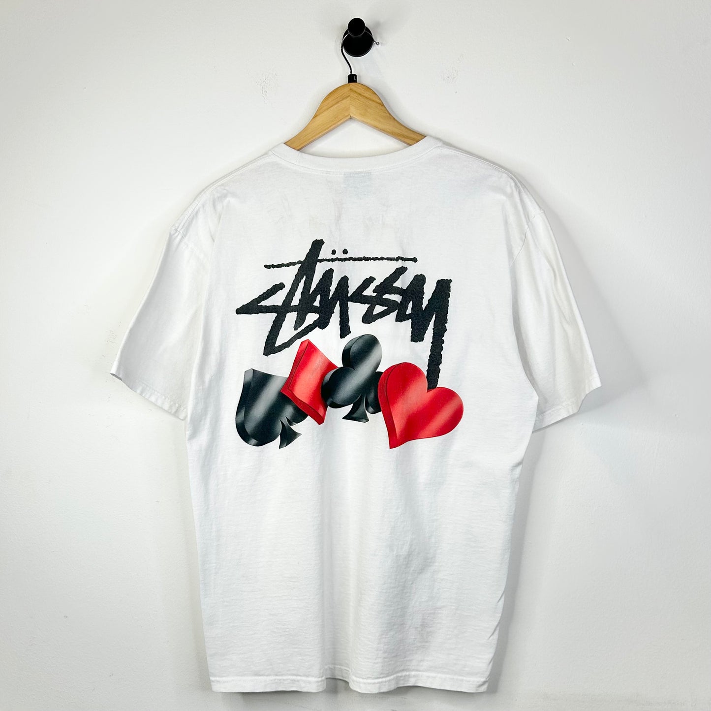 STUSSY SUITS WHITE TEE