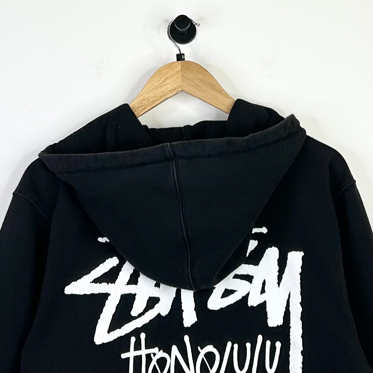 STUSSY HONOLULU CHAPTER ZIP-UP BLACK