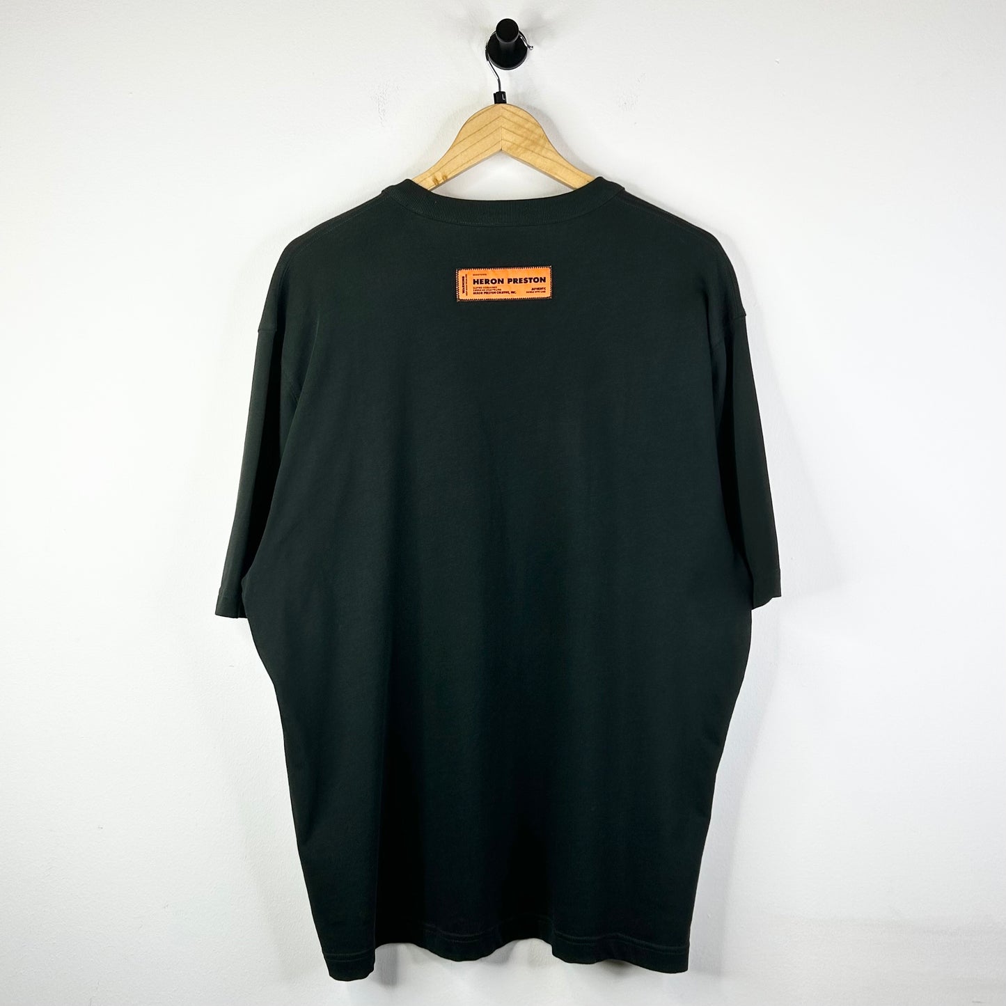 HERON PRESTON CENSORED BLACK TEE
