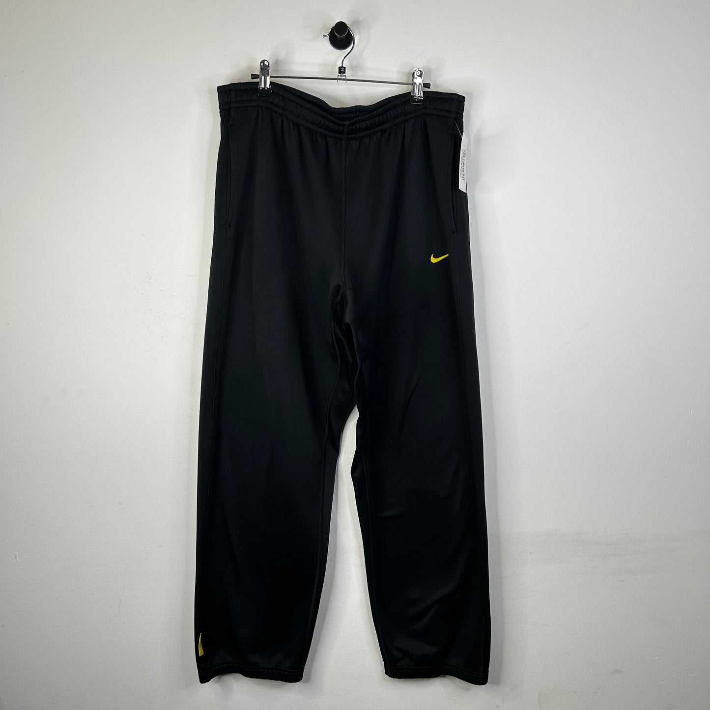 NIKE BLACK TRACK PANTS YELLOW LOGO