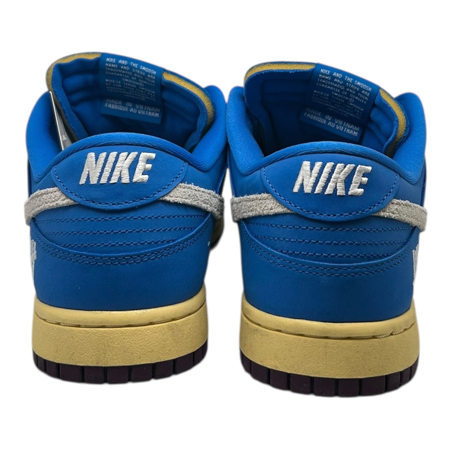 PREOWNED UNDEFEATED NIKE DUNK LOW 5 ON IT