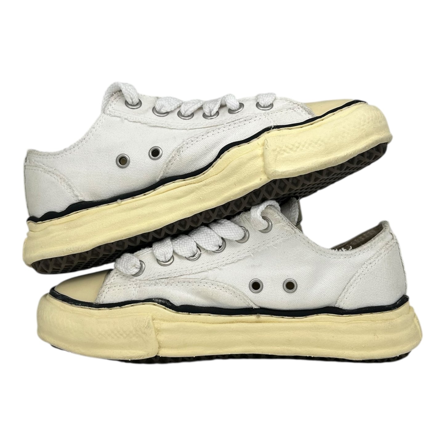 PREOWNED MAISON MIHARA OG SOLE WHITE CREAM CANVAS LOW