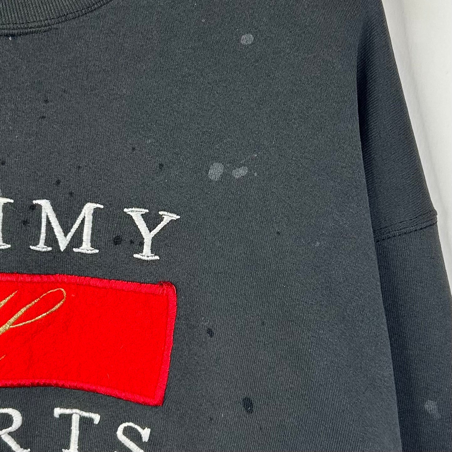 THRASHED TOMMY SPORTS BOOT CREWNECK