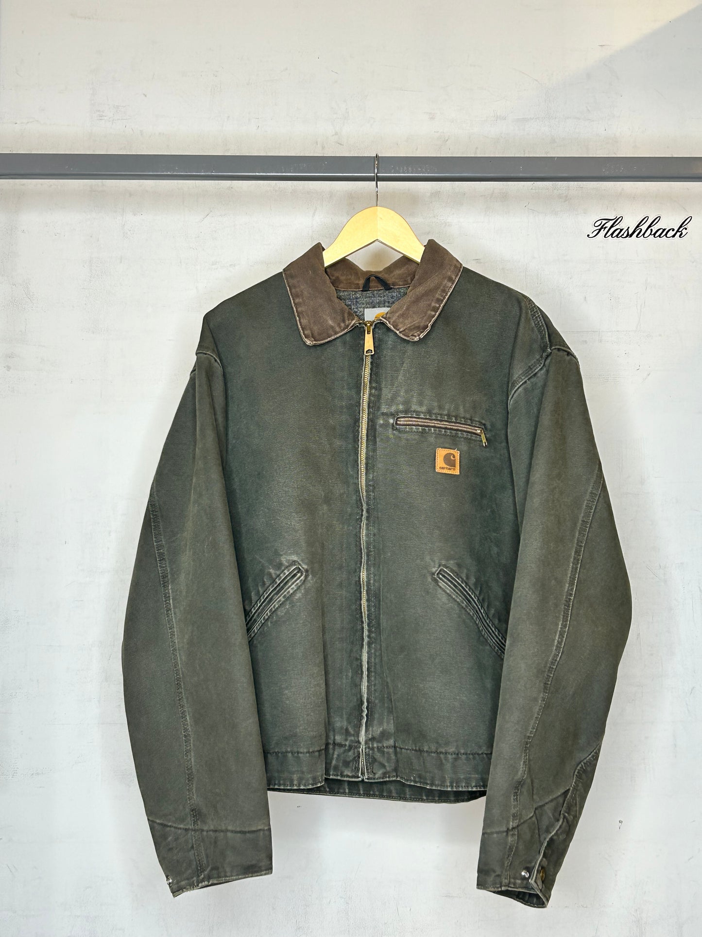 CARHARTT DARK OLIVE DETROIT LEATHER BADGE