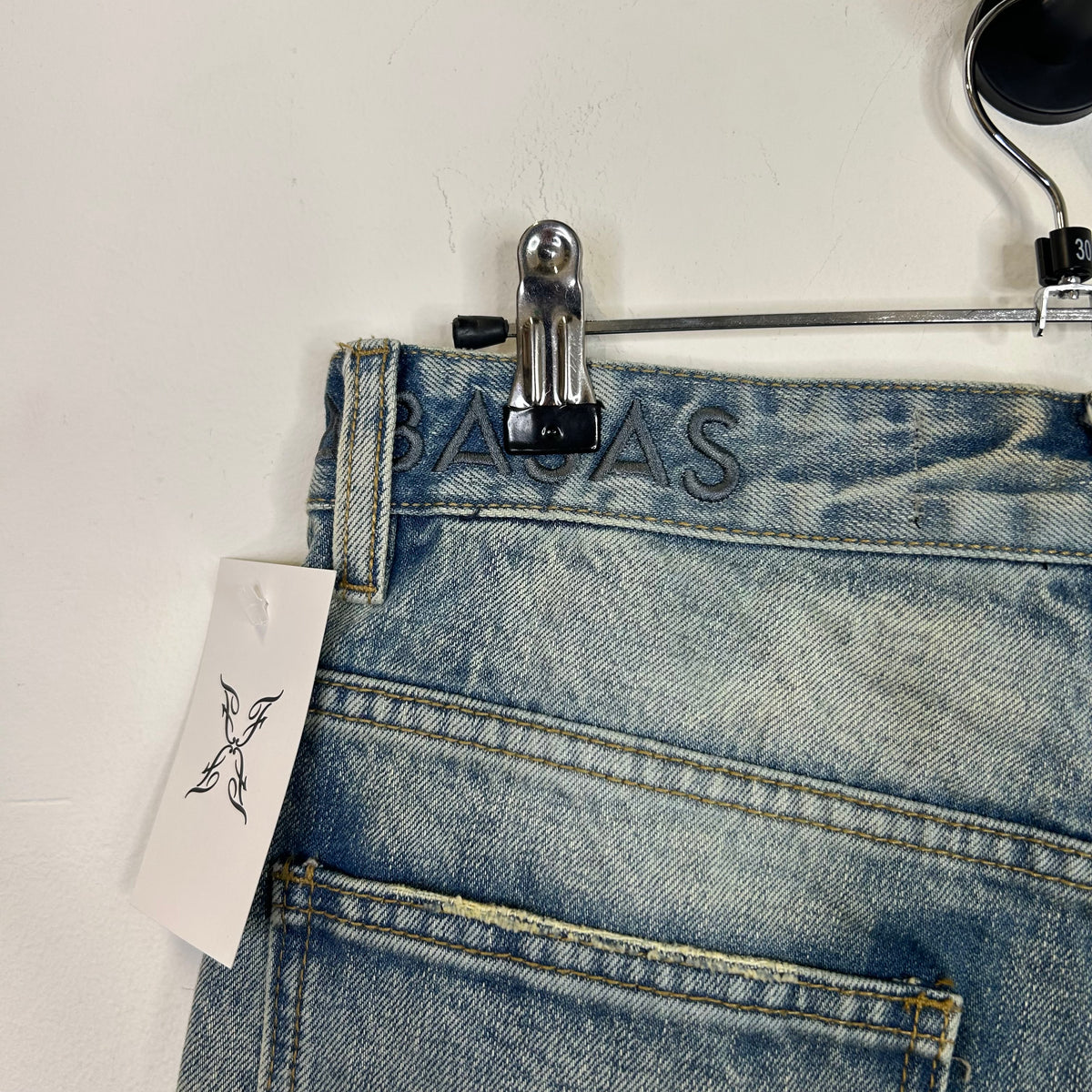 VALABASAS BAGGY DIRTY VINTAGE JEANS