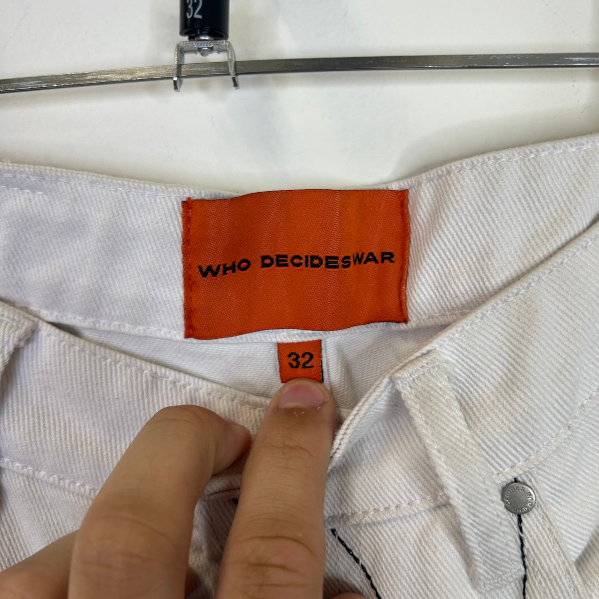 WHO DECIDES WAR WHITE DUALITY BLANC DENIM