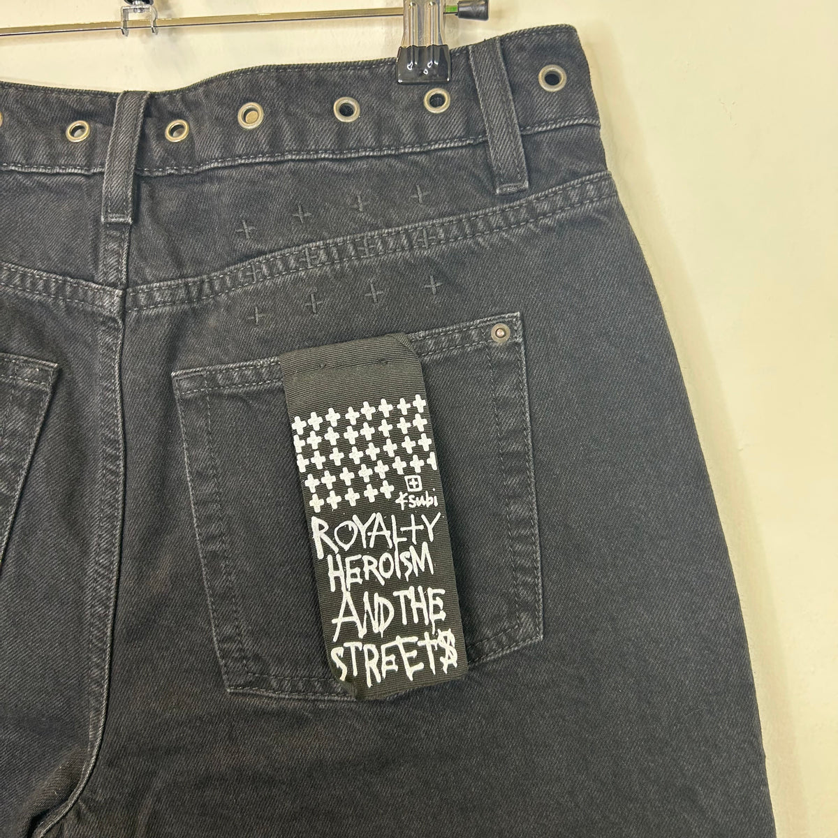 KSUBI LOW RIDER BLACK SHORTS