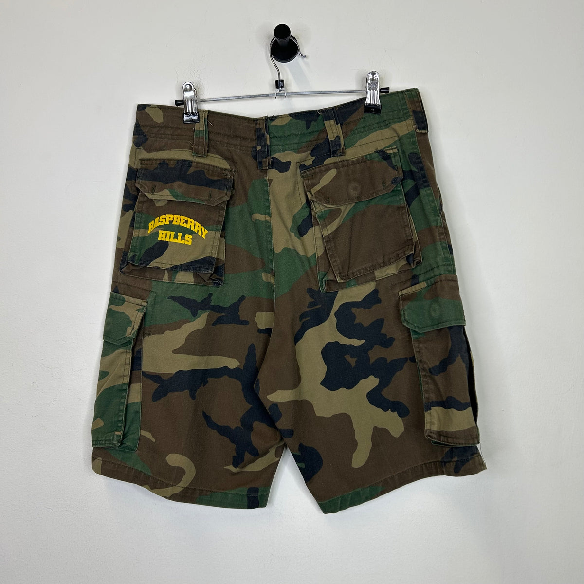 GV GALLERY RASPBERRY HILLS CAMO SHORTS