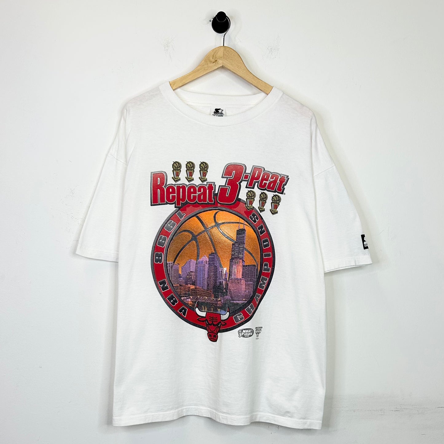 CHICAGO BULLS REPEAT 3-PEAT TEE