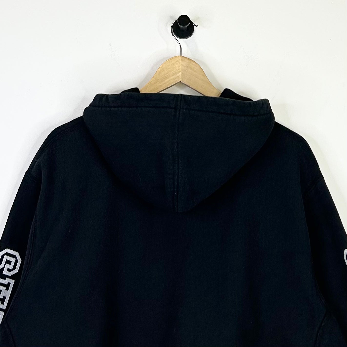 SUPREME OUTLINE TEXT BLACK HOODIE