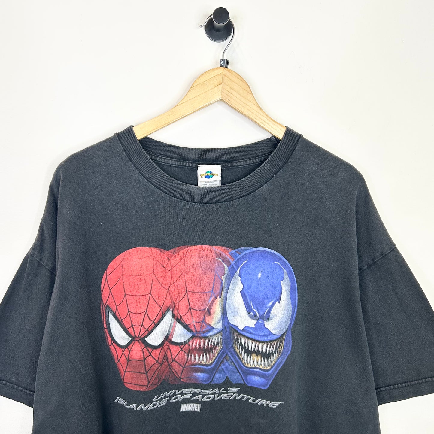 SPIDERMAN AND VENOM UNIVERSAL'S ISLANDS OF ADVENTURE MARVEL TEE