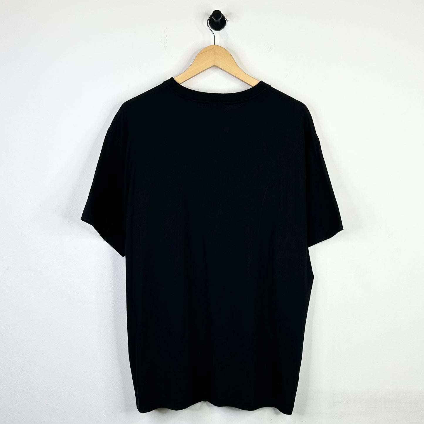 BURBERRY EQUESTRIAN KNIGHT LOGO BLACK TEE