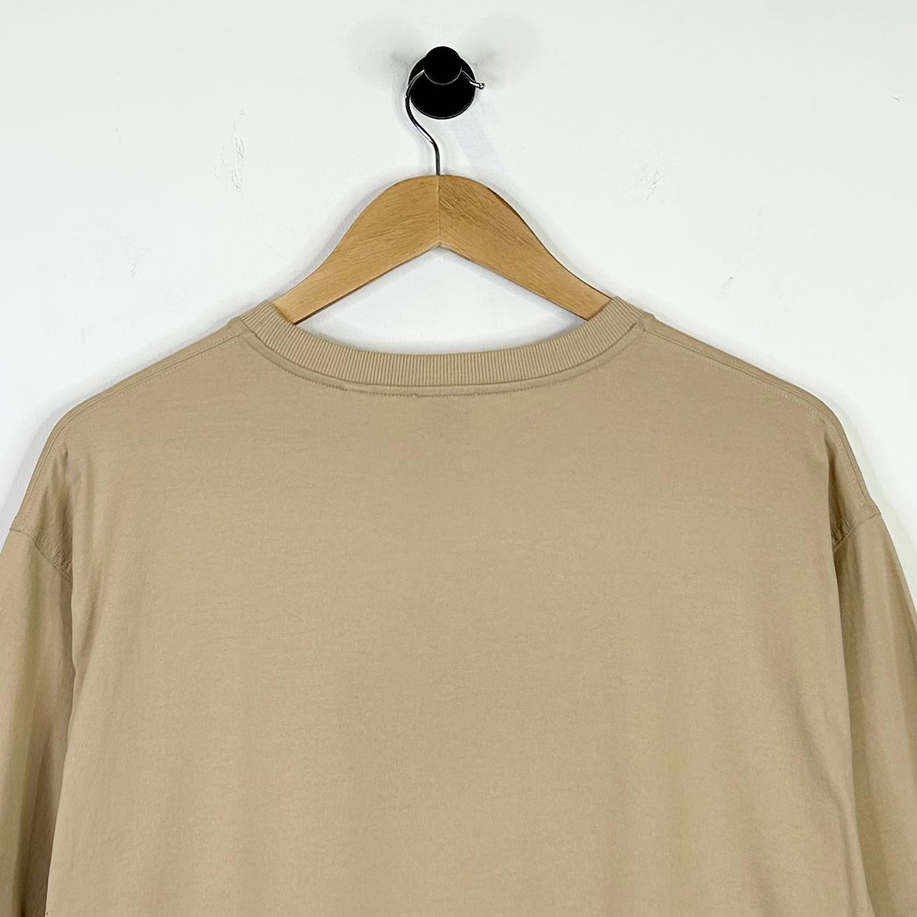 BURBERRY EQUESTRIAN KNIGHT LOGO BEIGE TEE