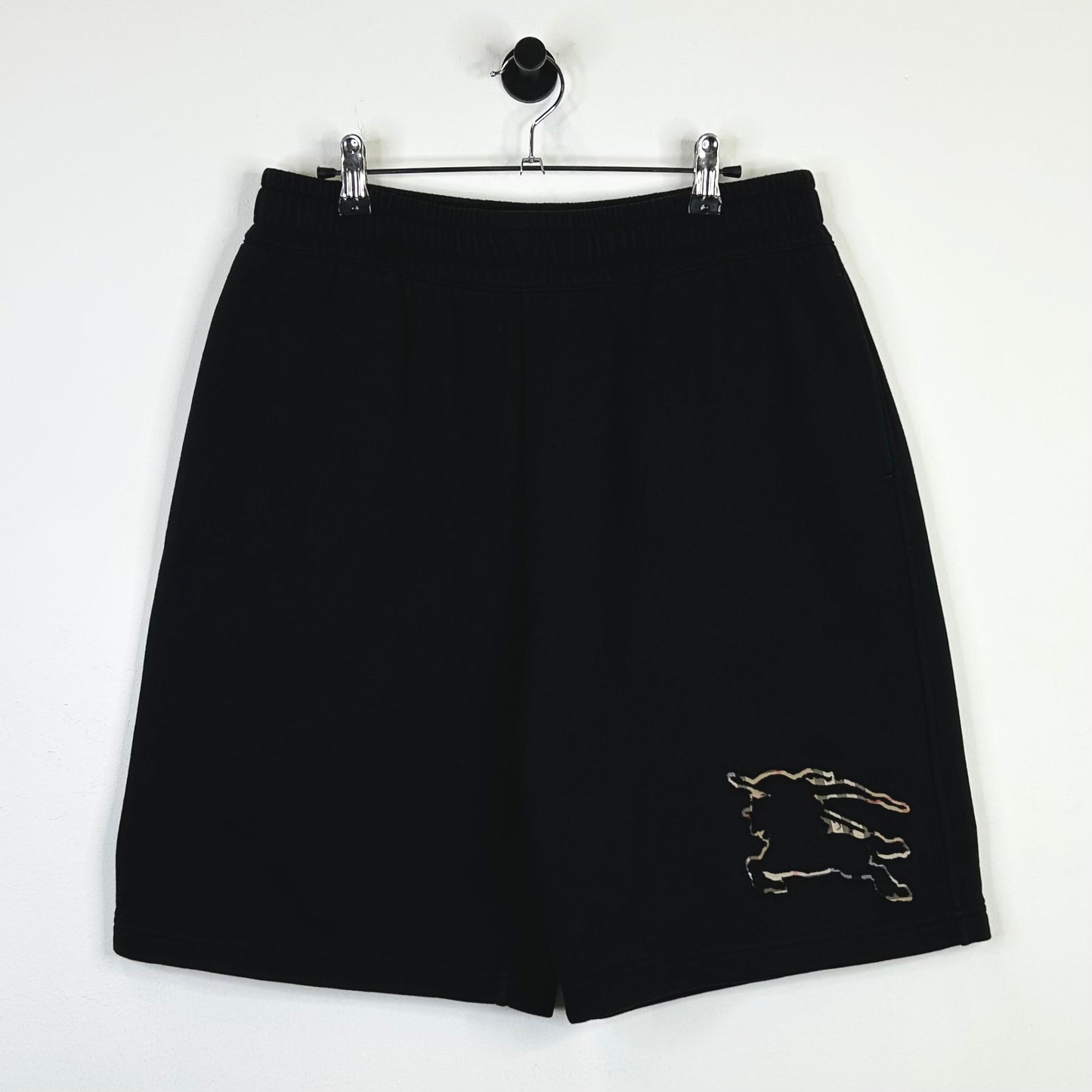 BURBERRY EQUESTRIAN KNIGHT LOGO BLACK SHORTS