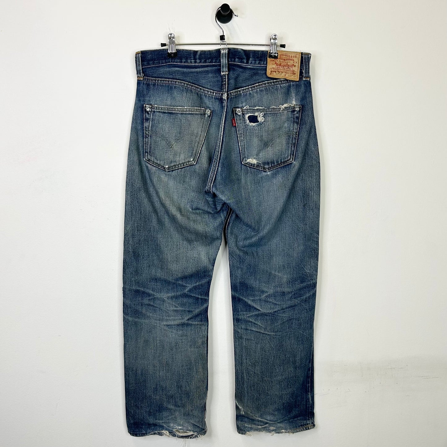 LEVIS BIG E REPAIRED JEANS